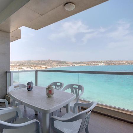 Beachfront Pretty Holiday Home เมลลิฮา ภายนอก รูปภาพ