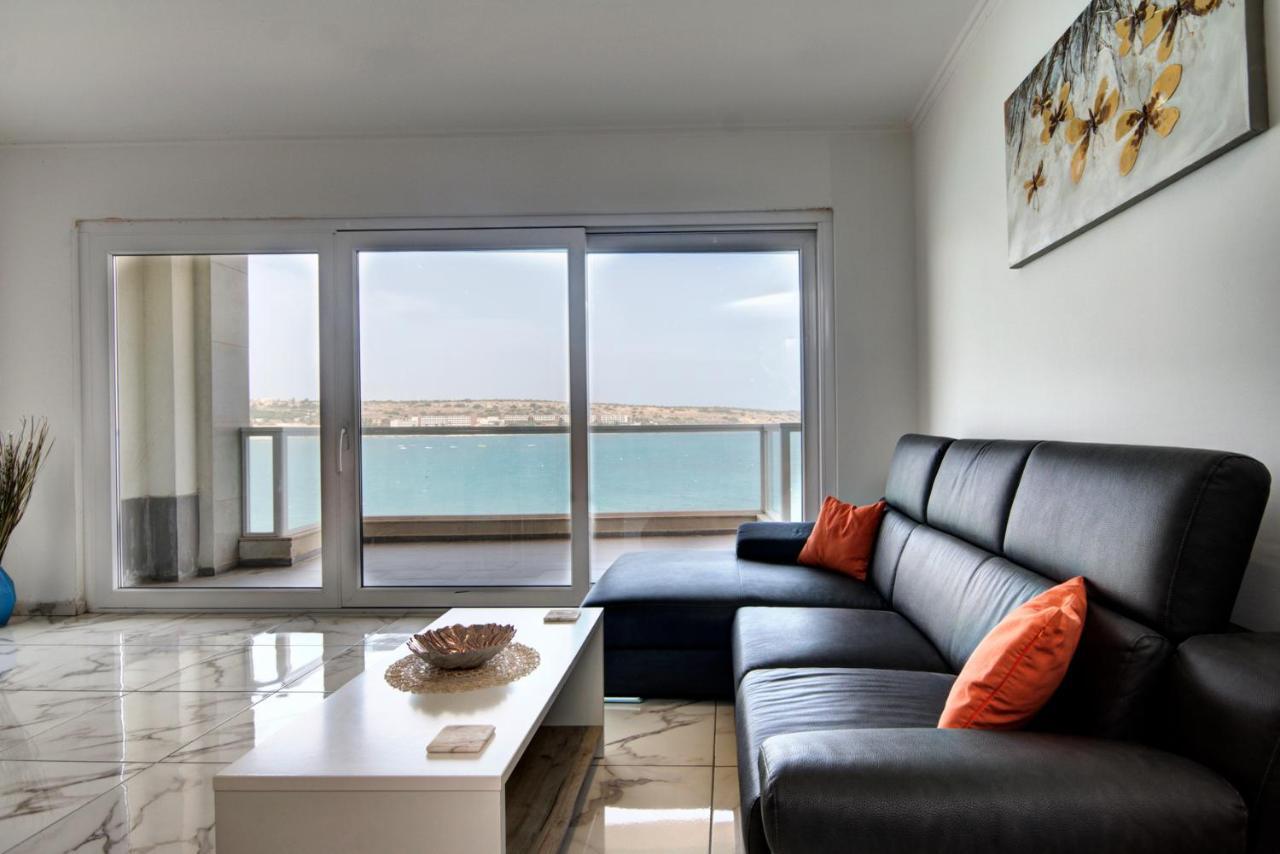 Beachfront Pretty Holiday Home เมลลิฮา ภายนอก รูปภาพ