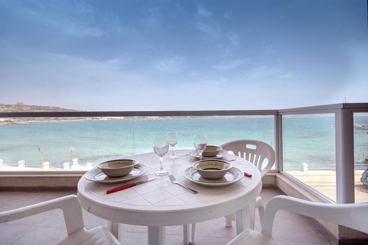 Beachfront Pretty Holiday Home เมลลิฮา ภายนอก รูปภาพ